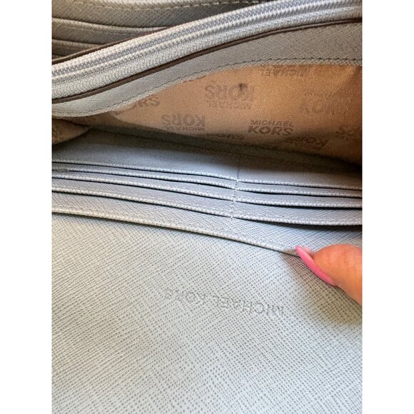 Michael Kors powder blue wallet - Picture 5 of 10